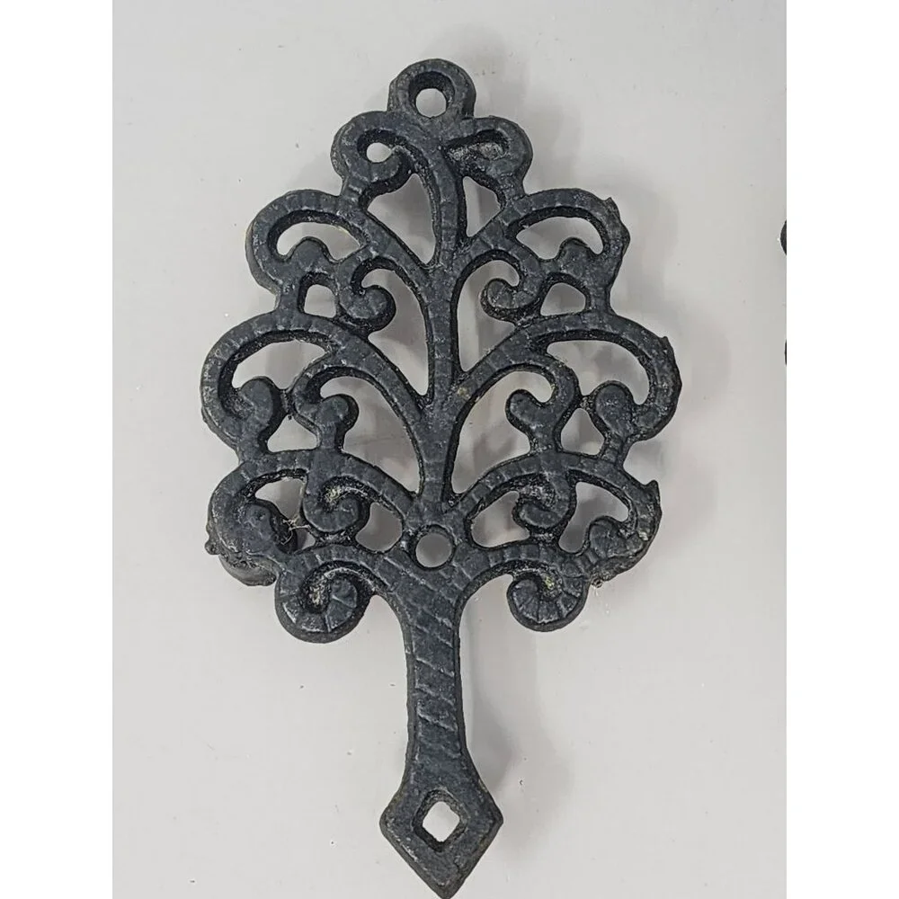 Vintage L.E.G.O. Made in Taiwan Cast Iron Trivet‎ Set With Heart & Vine Design
